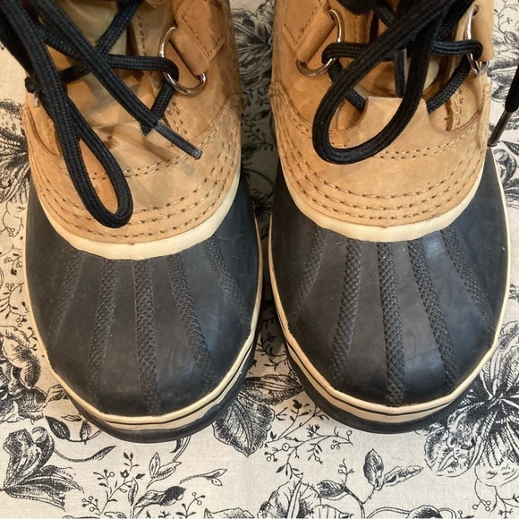 SOREL Sz 4 Caribou Leather and  Rubber Wool Lining Waterproof Boots - Picture 3 of 14